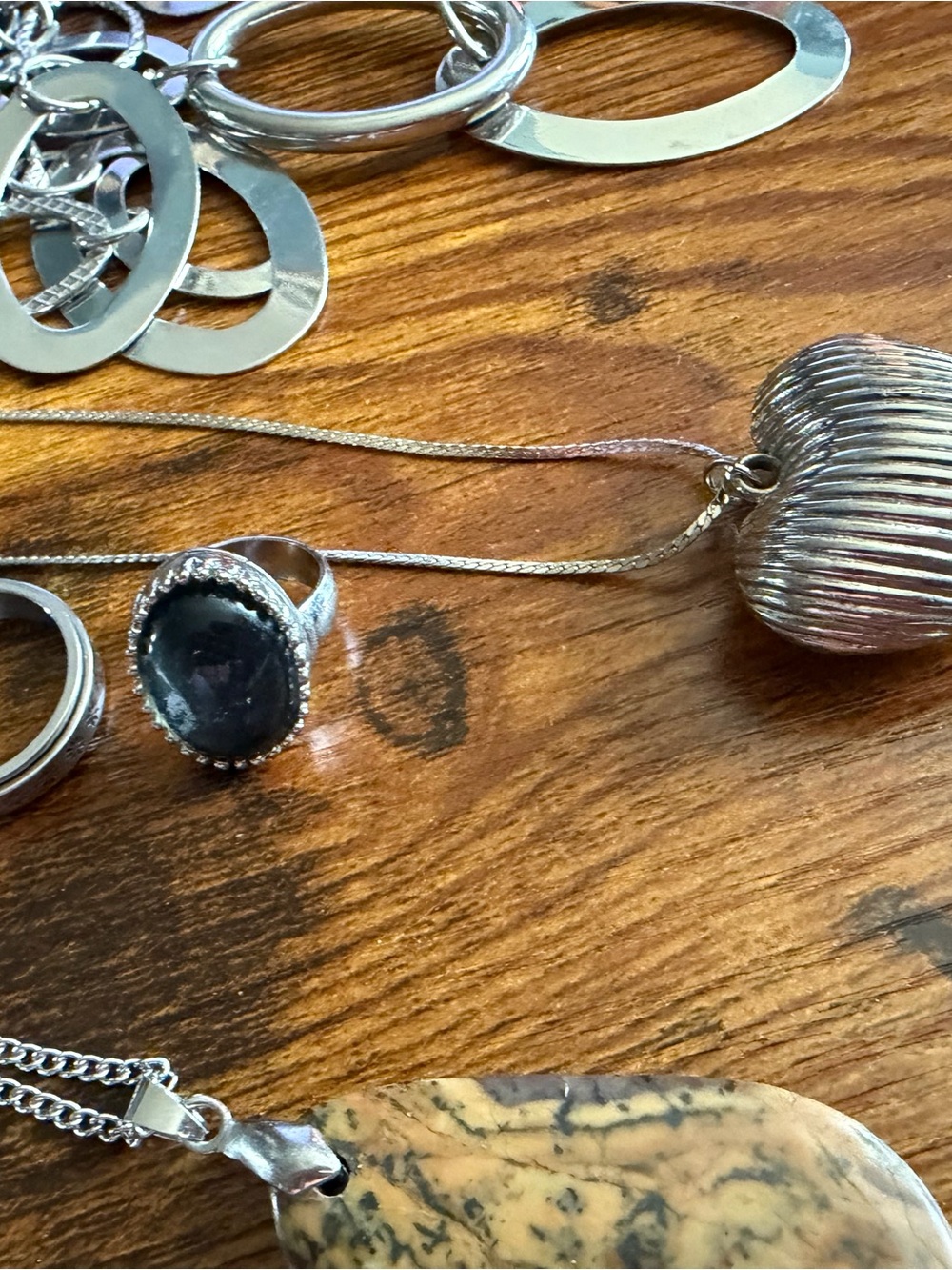 Silver Tone assorted mixed lot of jewelry. 9 pieces good condition. Wearable - Picture 6 of 8